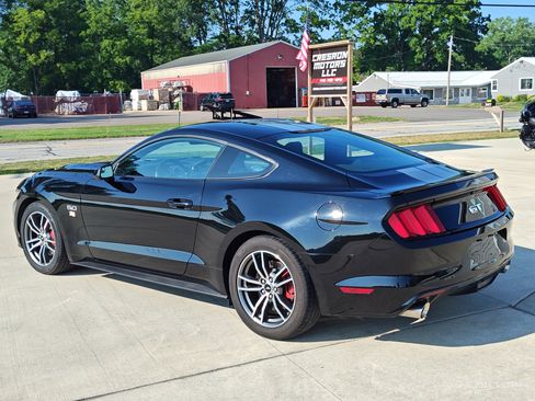 Used 2016 Ford Mustang GT image 4