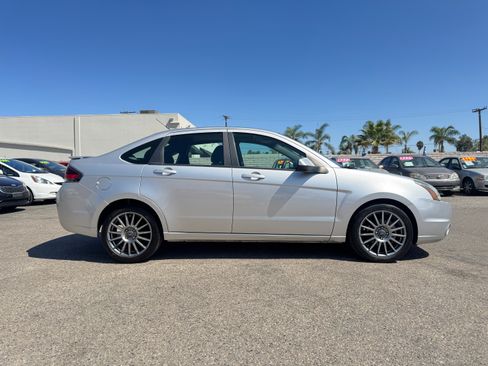 Used 2011 Ford Focus SES Sedan FWD image 10