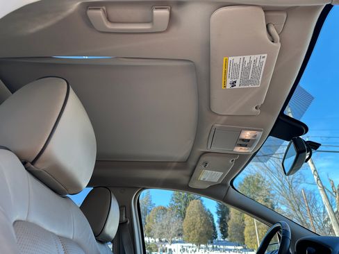 Used 2015 Lincoln MKX image 15