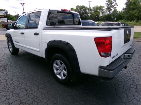 Used 2010 Nissan Titan 4x4 Crew Cab image 3