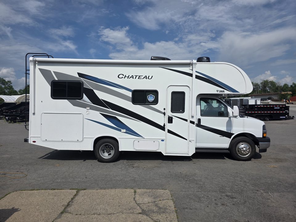Used 2023 Chevrolet Express 3500 UNAVAIL RWD image 4