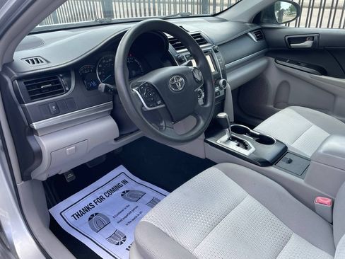 Used 2014 Toyota Camry LE image 10