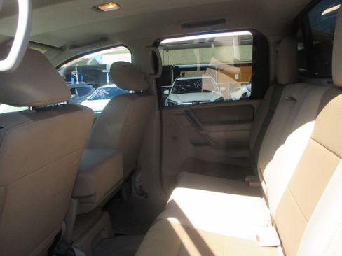 Used 2014 Nissan Titan S Pickup 4D 5 1/2 ft RWD image 8