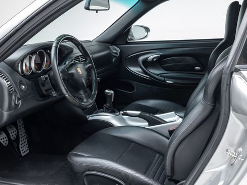 Used 2004 Porsche 911 GT3 RWD image 33