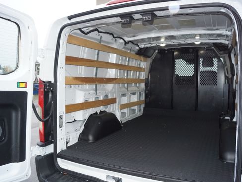 Used 2023 Ford Transit 250 image 8