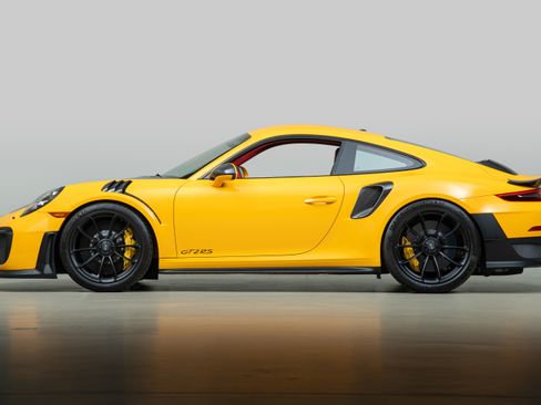 Used 2018 Porsche 911 GT2 RS image 4