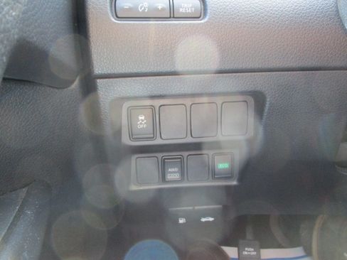 Used 2017 Nissan Rogue Sport S image 43