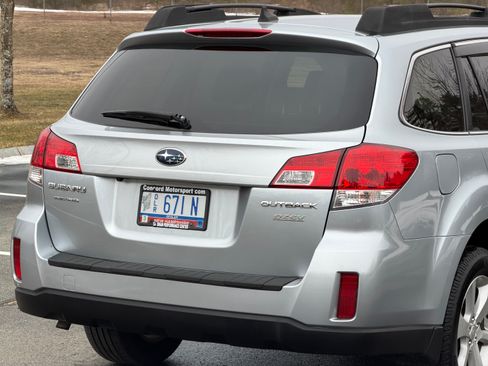 Used 2013 Subaru Outback 2.5i Limited image 11