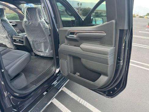 Used 2025 GMC Sierra 1500 SLT image 19