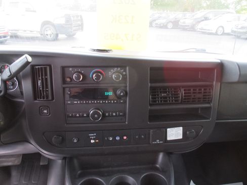 Used 2021 Chevrolet Express 2500 UNAVAIL RWD image 10