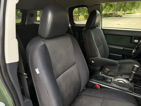 Used 2014 Toyota FJ Cruiser AWD/4WD image 70