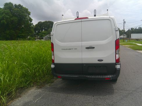 Used 2019 Ford Transit 150 XL RWD image 3