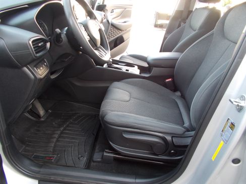 Used 2020 Hyundai Santa Fe SE image 15