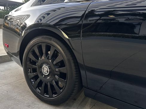 Used 2021 Rolls-Royce Phantom image 39