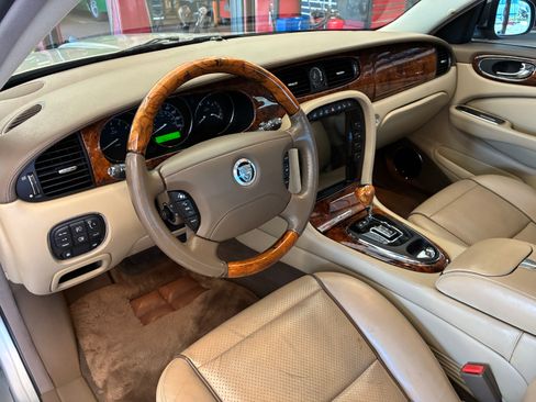 Used 2009 Jaguar XJ Vanden Plas RWD image 26