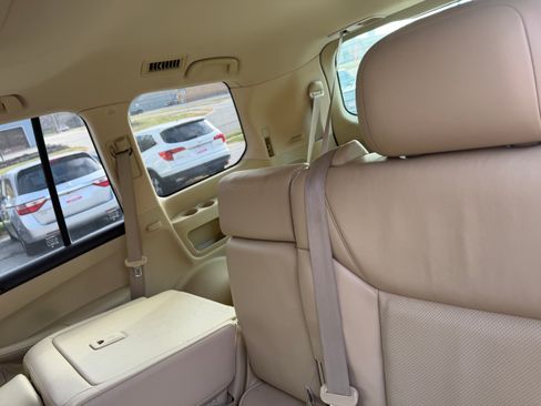 Used 2009 Lexus LX 570 image 11