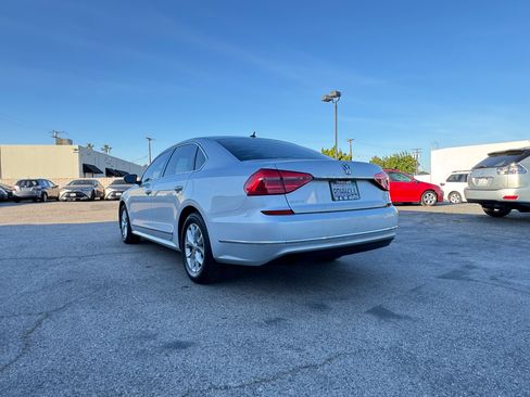 Used 2016 Volkswagen Passat 1.8T S image 5