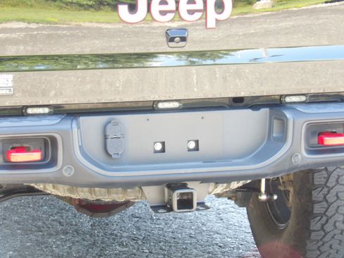 Used 2021 Jeep Gladiator Rubicon AWD/4WD image 26