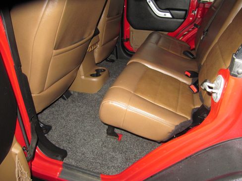 Used 2011 Jeep Wrangler Rubicon image 25