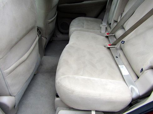 Used 2015 Nissan Rogue SV image 16