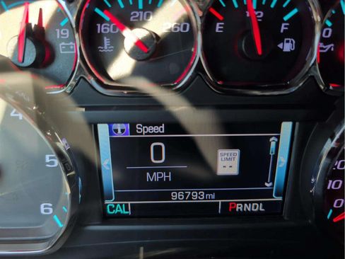 Used 2018 GMC Yukon XL SLT image 12