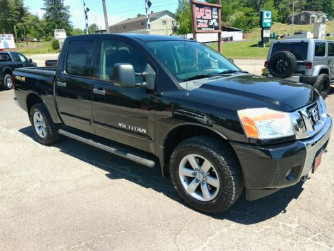 Used 2013 Nissan Titan 4x4 Crew Cab SV image 6