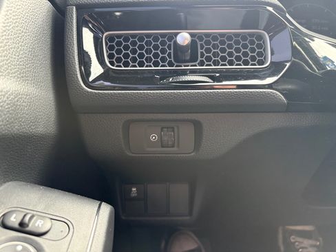 Used 2025 Honda Civic Sport image 21