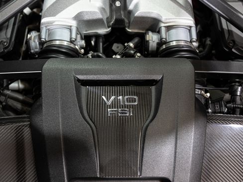 Used 2021 Audi R8 V10 Coupe RWD image 39