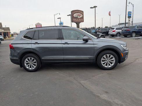 Used 2018 Volkswagen Tiguan SE image 3