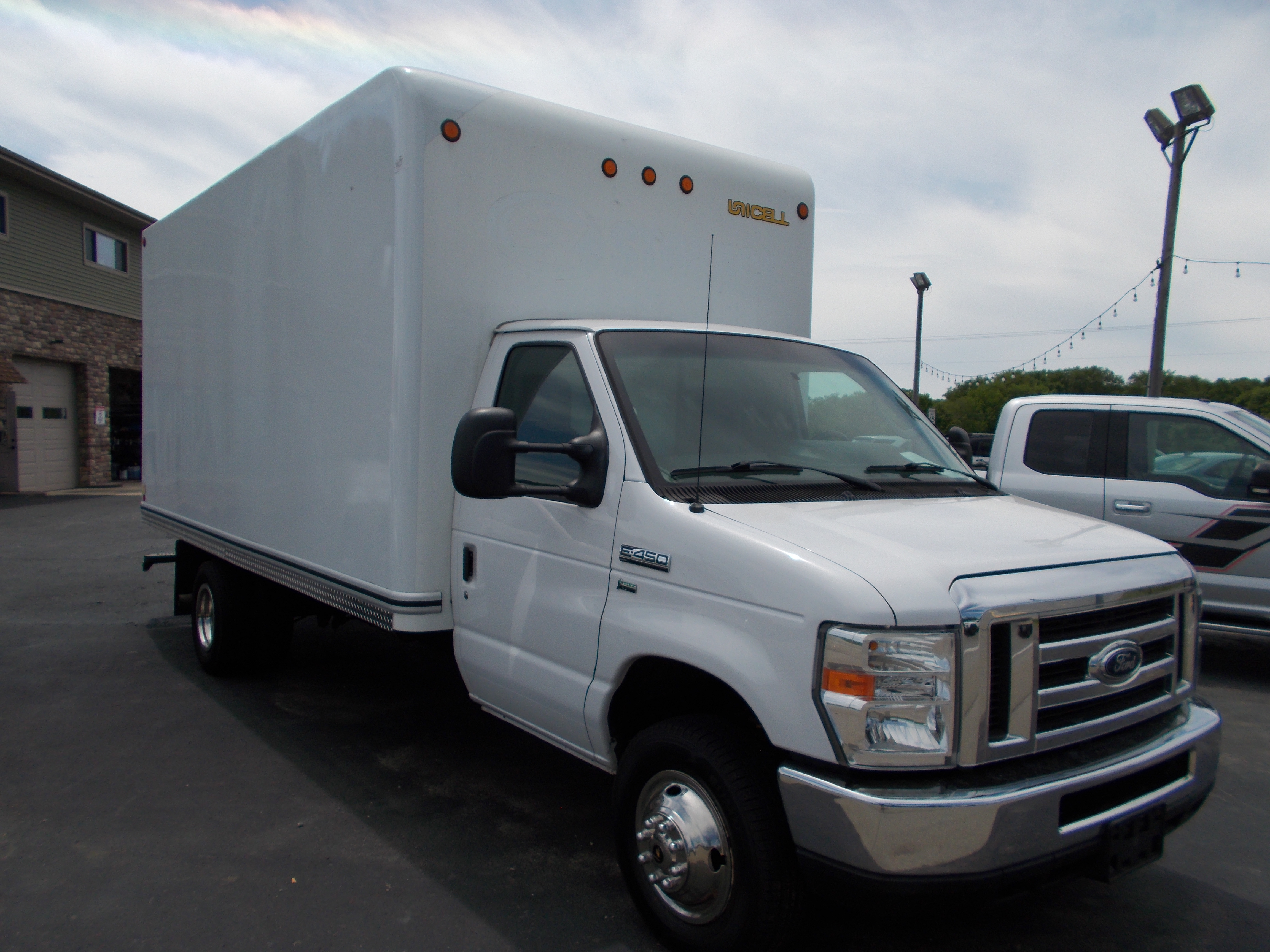 Used 2016 Ford E-350 and Econoline 350 XL RWD image 3