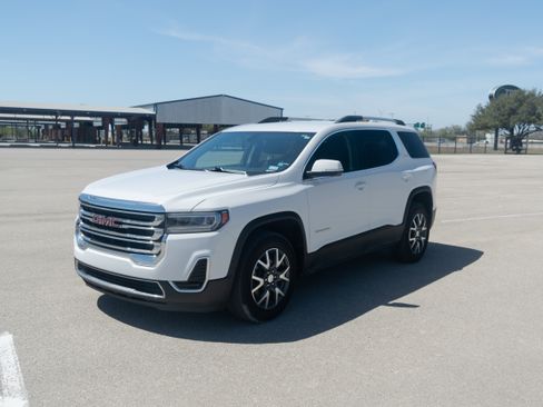 Used 2021 GMC Acadia SLE image 1