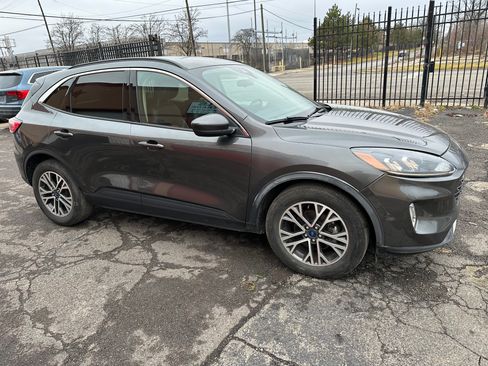 Used 2020 Ford Escape SEL image 8