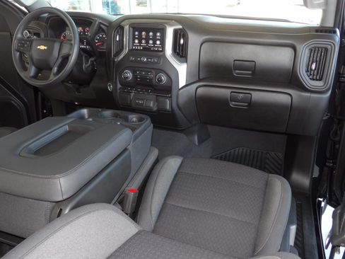 Used 2022 Chevrolet Silverado 1500 Custom image 4