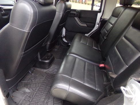 Used 2012 Jeep Wrangler Unlimited Sport image 15