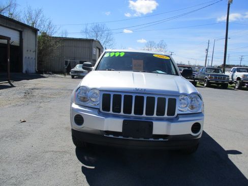 Used 2007 Jeep Grand Cherokee Laredo image 3