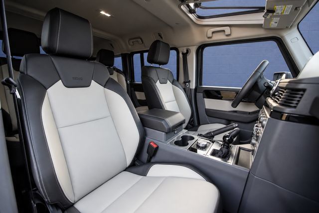 Used 2025 INEOS Grenadier Station Wagon AWD/4WD image 11