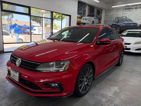 Used 2017 Volkswagen Jetta GLI SE Sedan FWD image 3