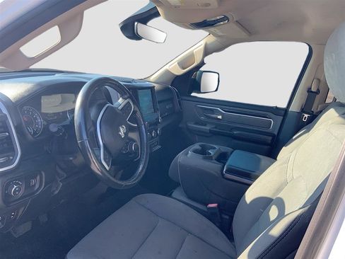 Used 2020 RAM 1500 SLT image 9
