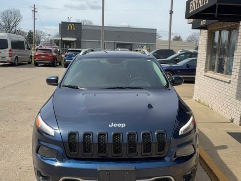 Used 2018 Jeep Cherokee Latitude image 4