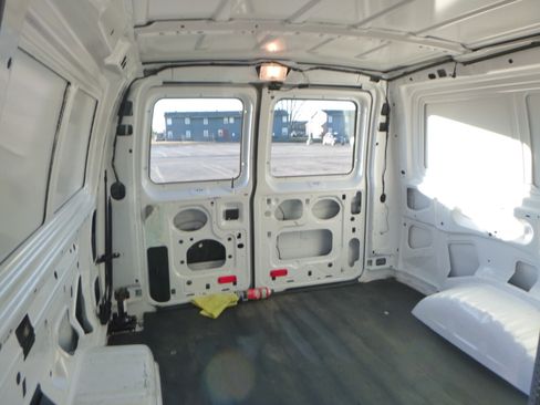 Used 2014 Ford E-150 and Econoline 150 XLT image 20