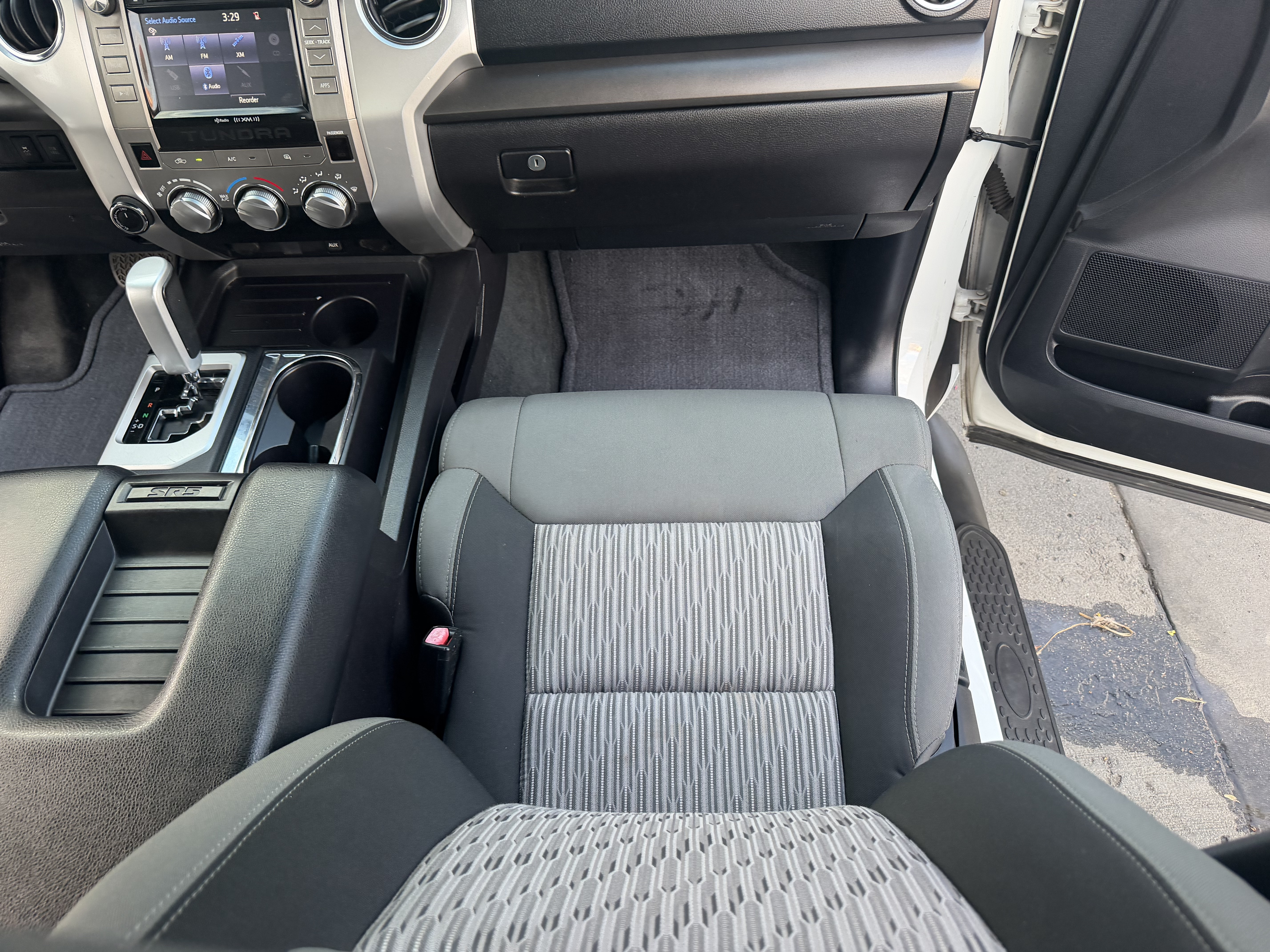 Used 2015 Toyota Tundra 4x4 SR5 w/ TRD Off-Road Pkg image 34