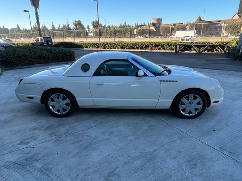 Used 2002 Ford Thunderbird image 10