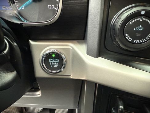 Used 2023 Ford F150 XLT image 40