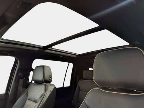 Used 2022 GMC Yukon XL SLT image 10