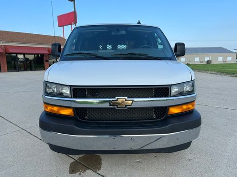 Used 2025 Chevrolet Express 2500 RWD image 8