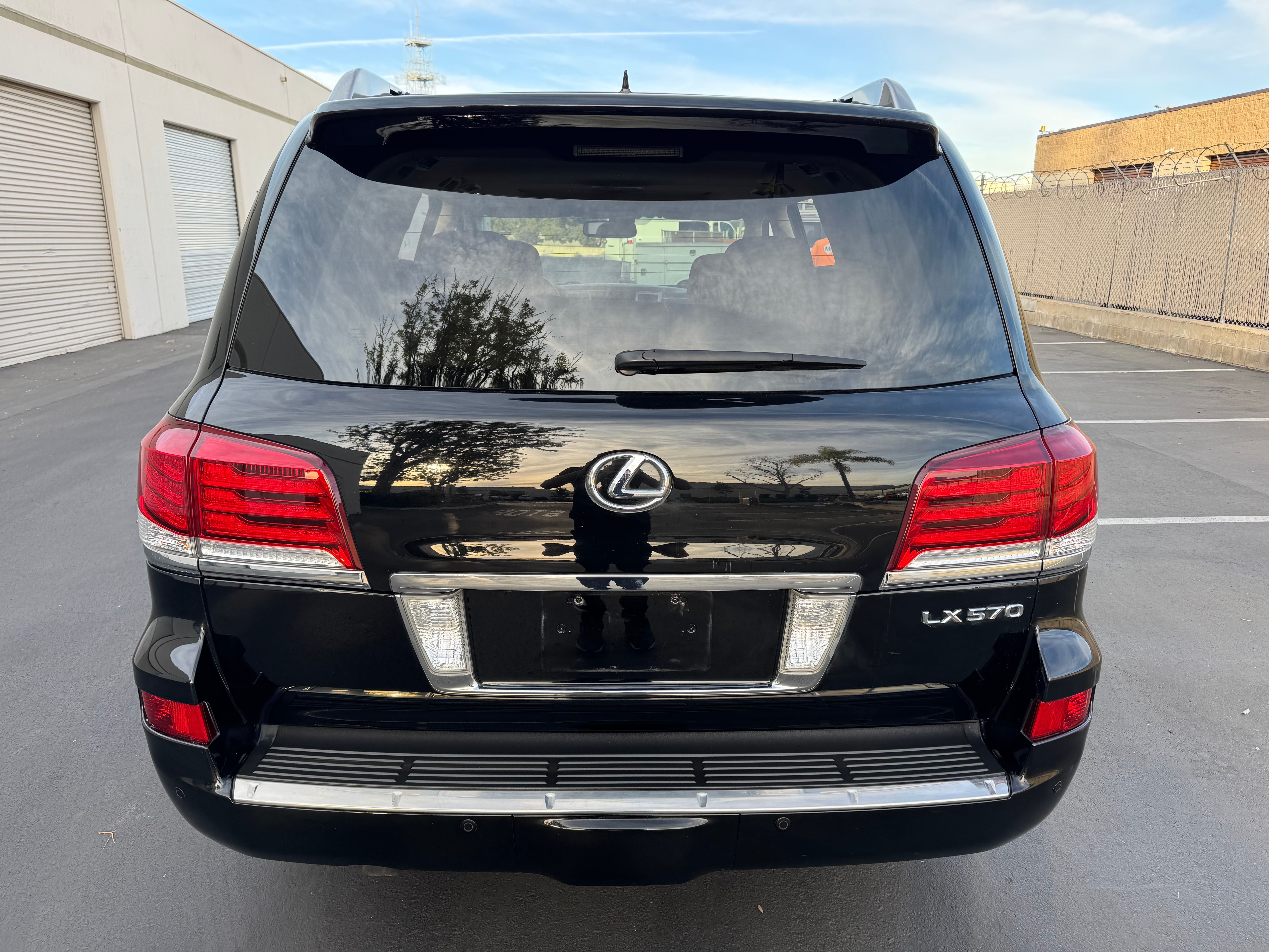Used 2013 Lexus LX 570 4WD image 8