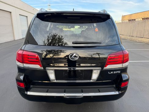 Used 2013 Lexus LX 570 image 8