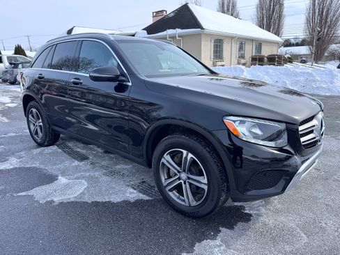 Used 2017 Mercedes-Benz GLC 300 image 4