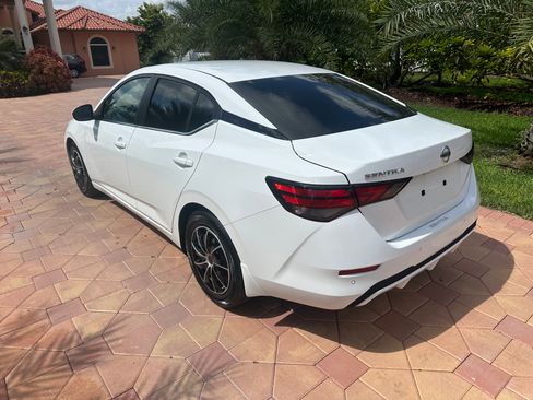 Used 2022 Nissan Sentra S image 6