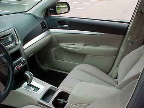 Used 2014 Subaru Legacy 2.5i image 15